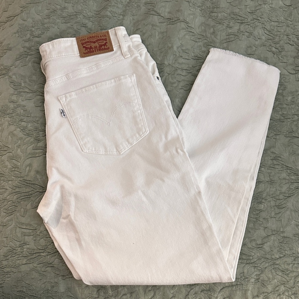 Levi's women’s White Straight Jeans